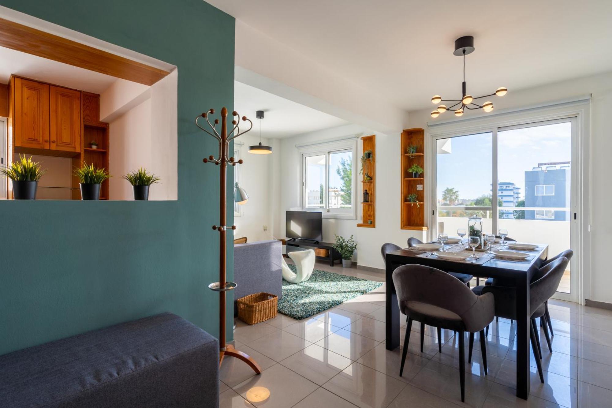 Jayde 2-Bedroom Apartment In Larnaca Bagian luar foto