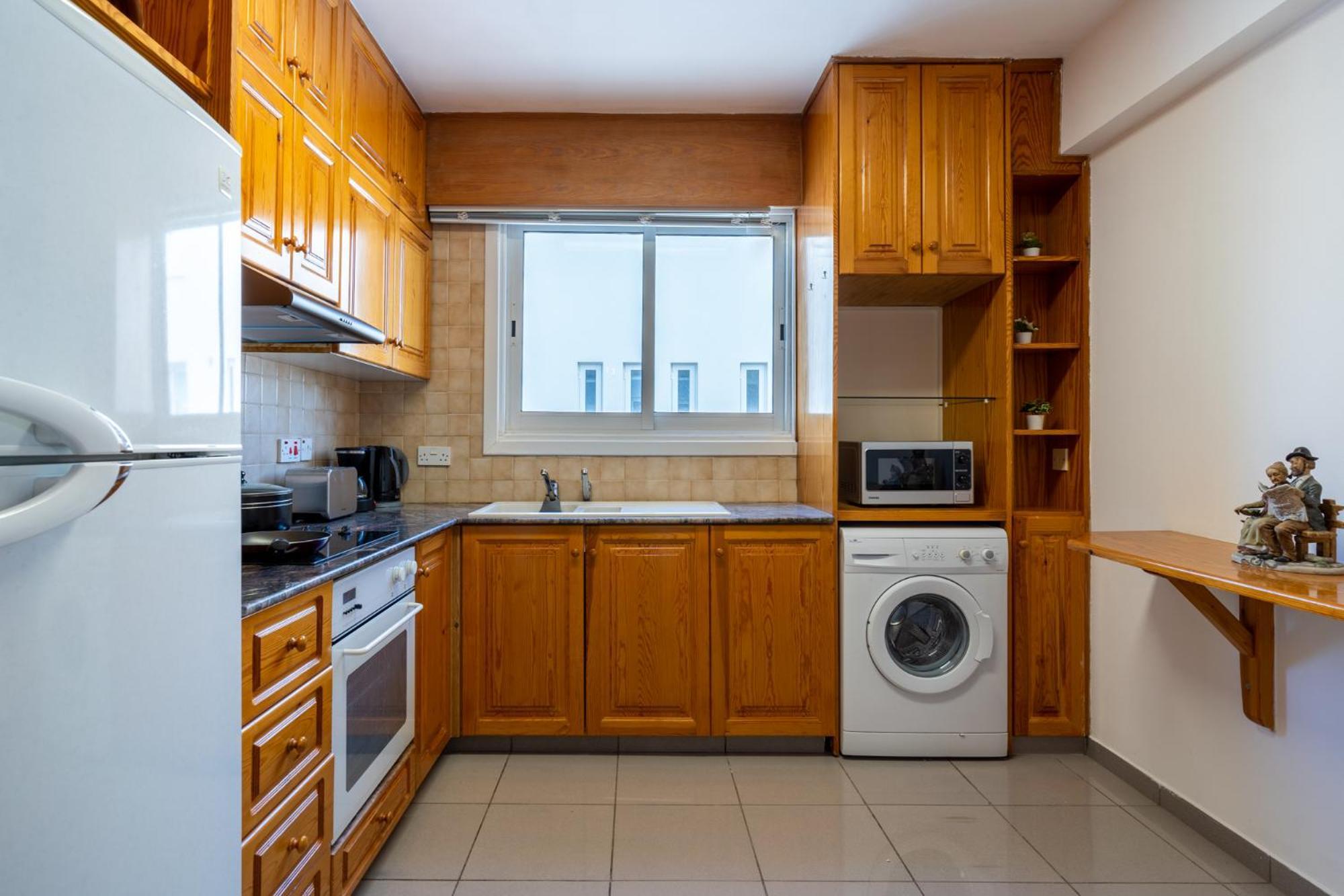 Jayde 2-Bedroom Apartment In Larnaca Bagian luar foto